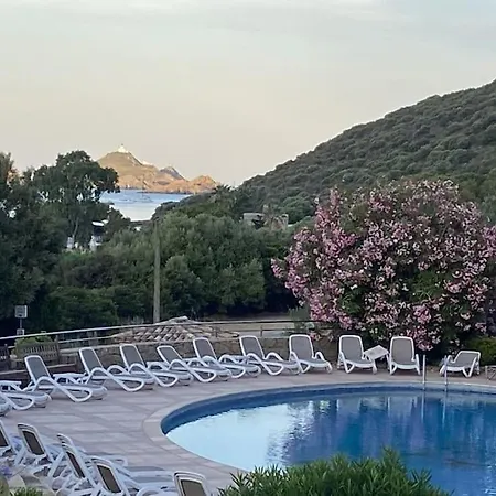 Bel Appartement, Avec Piscine, Bord De Mer Et Vue Mer Apartment
