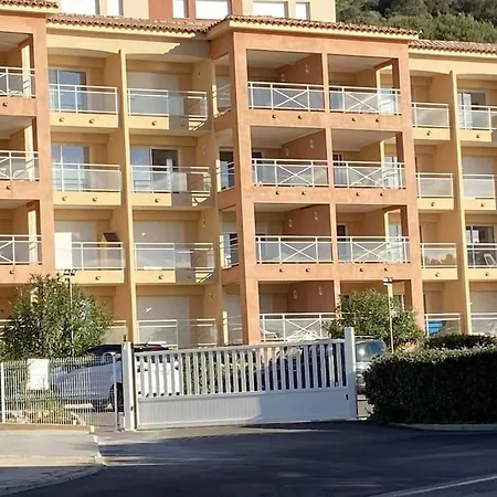 Bel Appartement, Avec Piscine, Bord De Mer Et Vue Mer Apartment